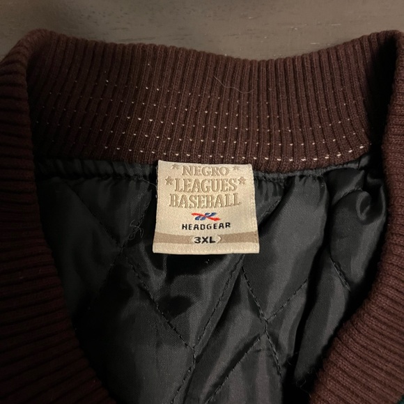 Atlanta braves bomber jacket - Picture 3 of 3